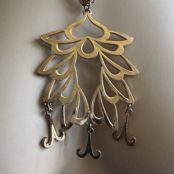 Vintage MCM Necklace Gold Tone Floral Fluted Dangle Pendant Fashion 19" Chain - Picture 3 of 7